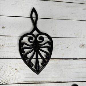 Vintage Cast Iron Trivet Heart Design Footed Kitchen Decor 10" Plant Pot